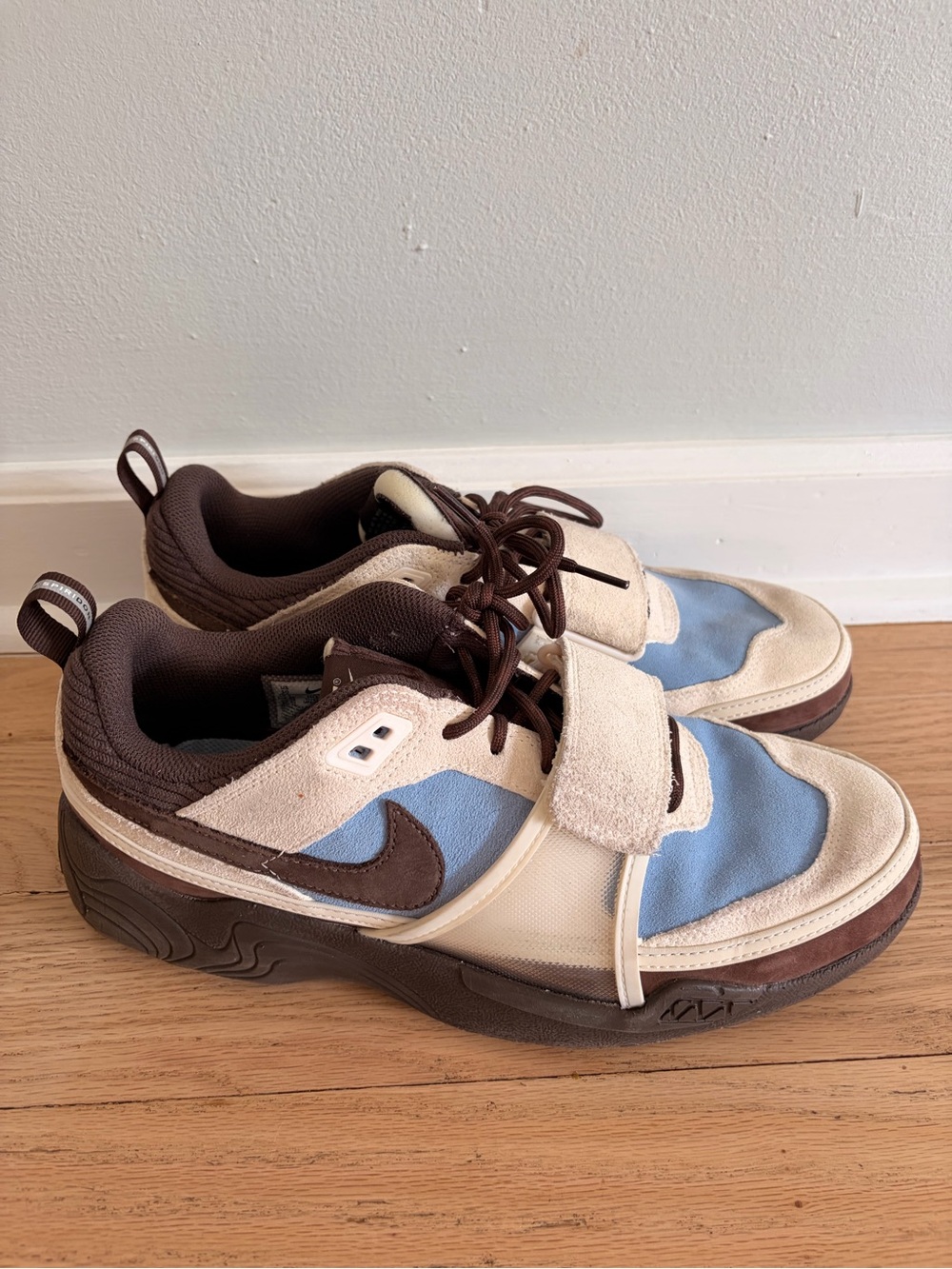 Travis Scott Nike Zoom Field